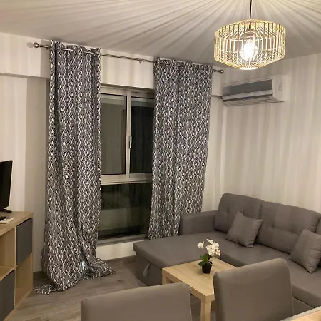 Joli Studio Avec Piscine Sur *