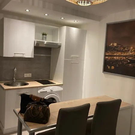 Joli Studio Avec Piscine Sur Cannes