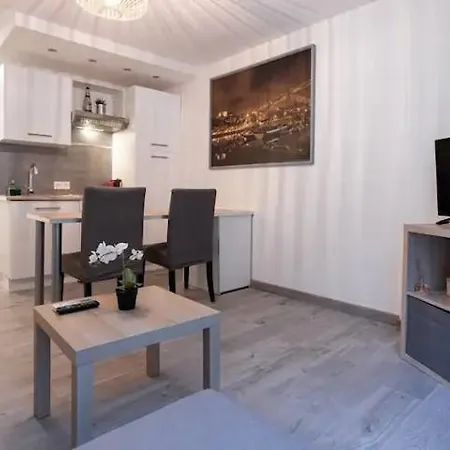 아파트 Joli Studio Avec Piscine Sur